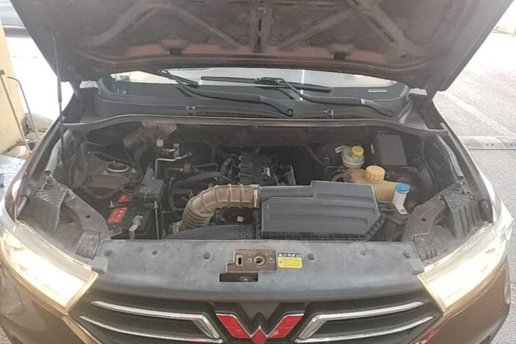 Used Wuling Hongguang 2018 1.5L S Standard Version L2B Engine Bay