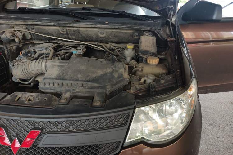 Used Wuling Hongguang 2018 1.2L Classic S Base Model Engine Bay Left