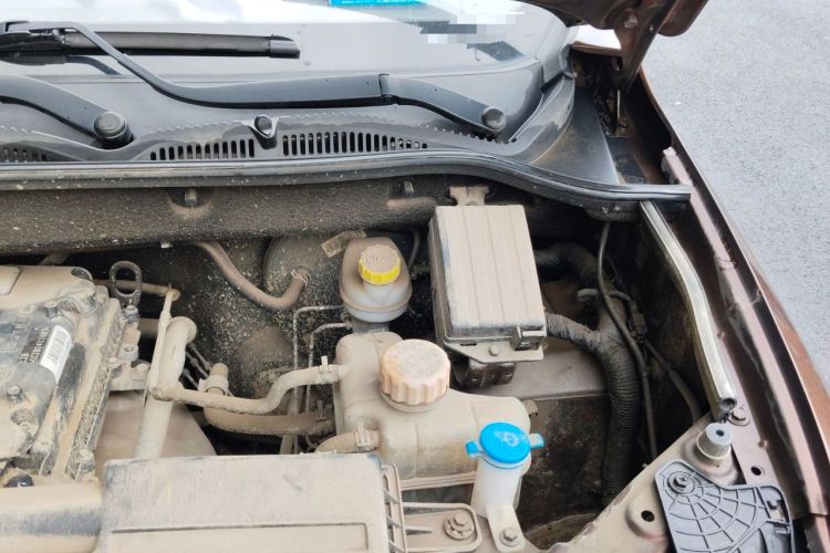 Used Wuling Hongguang 2018 1.5L S Comfort Model L2B Engine Bay Left