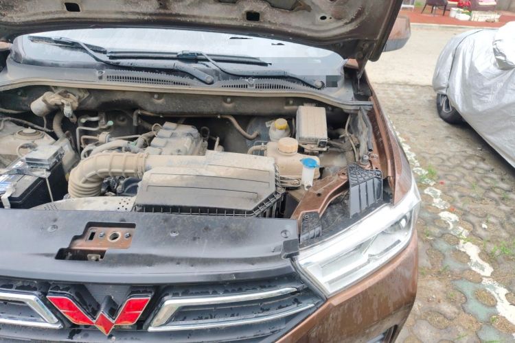 Used Wuling Hongguang 2018 1.5L S Standard Version L2B Engine Bay Left
