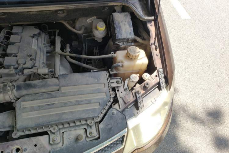 Used Wuling Hongguang  Engine Bay Left