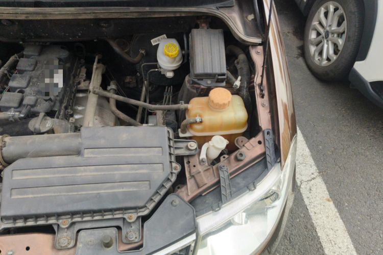 Used Wuling Hongguang 2018 1.5L Classic S Standard Model Engine Bay Left