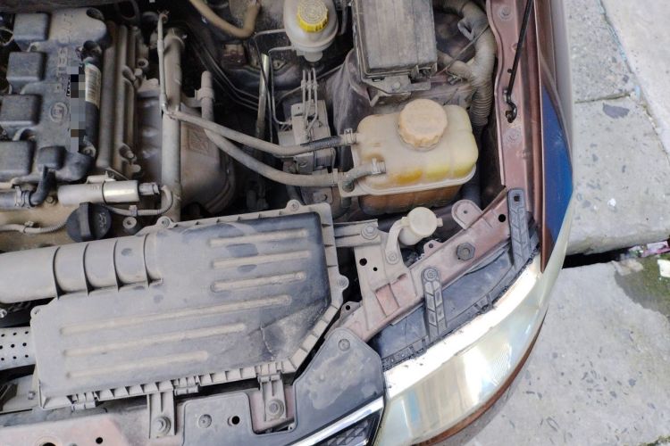 Used Wuling Hongguang 2018 1.5L Classic S Base Model Engine Bay Left