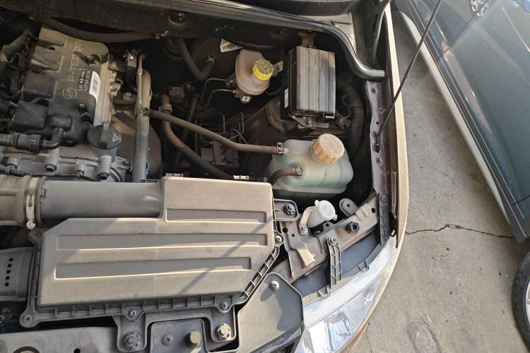 Used Wuling Hongguang 2018 1.5L Classic S Base Model Engine Bay Left