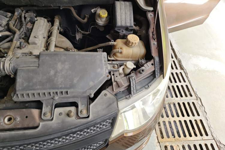 Used Wuling Hongguang 2018 1.2L Classic S Base Model Engine Bay Left