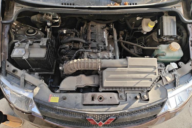 Used Wuling Hongguang 2018 1.5L Classic S Base Model Engine Bay
