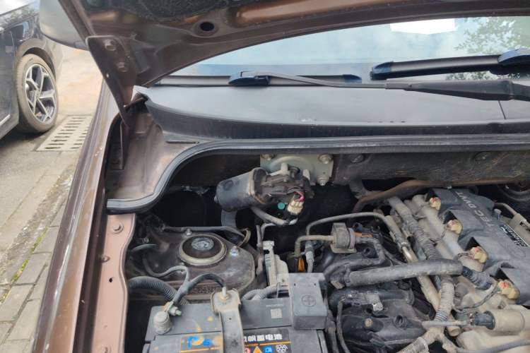 Used Wuling Hongguang 2018 1.5L Classic S Base Model Engine Bay Right