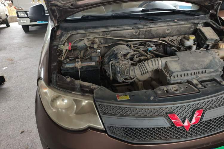 Used Wuling Hongguang 2018 1.2L Classic S Base Model Engine Bay Right