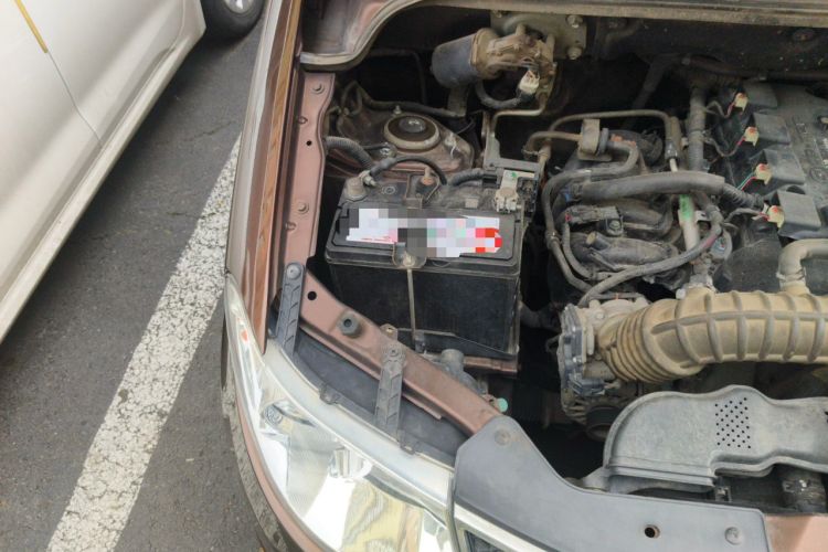Used Wuling Hongguang 2018 1.5L Classic S Standard Model Engine Bay Right