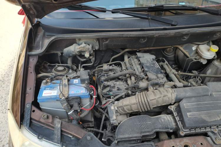 Used Wuling Hongguang 2018 1.5L S Standard Version L2B Engine Bay Right