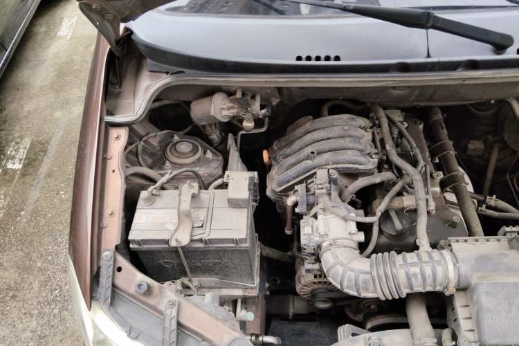 Used Wuling Hongguang 2018 1.2L Classic S Base Model Engine Bay Right