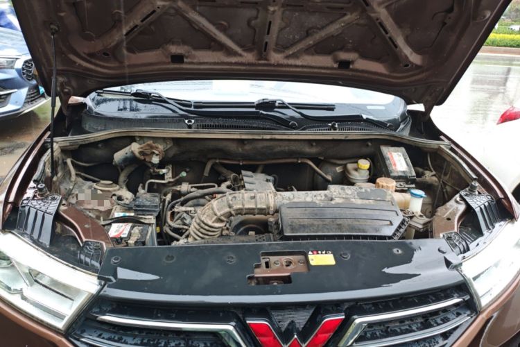 Used Wuling Hongguang 2018 1.5L S Standard Version L2B Engine Bay