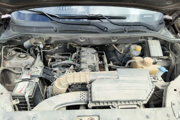 Used Wuling Hongguang 2018 1.5L S Comfort Model L2B Engine Bay