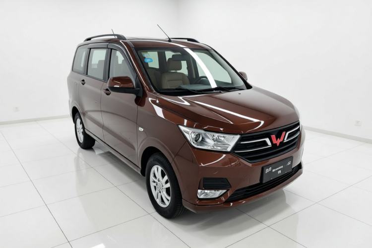 Used Wuling Hongguang 2018 1.5L S Comfort Model L2B Front Right 45 Deg