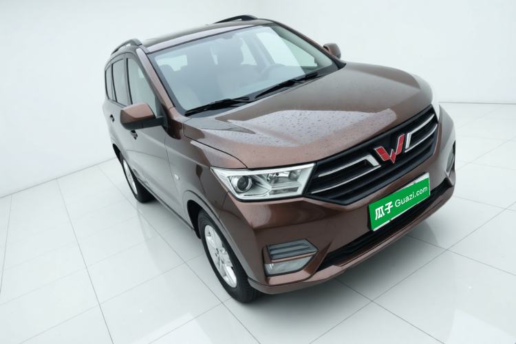 Used Wuling Hongguang 2018 1.5L S Standard Version L2B Front Right 45 Deg