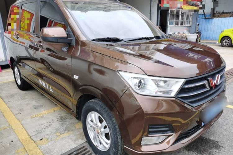 Used Wuling Hongguang 2018 1.5L S Comfort Model L2B Front Right 45 Deg