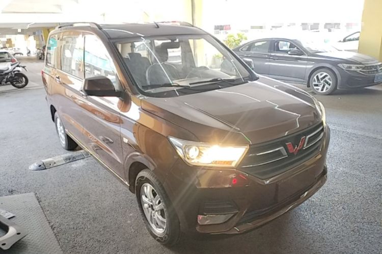 Used Wuling Hongguang 2018 1.5L S Standard Version L2B Front Right 45 Deg