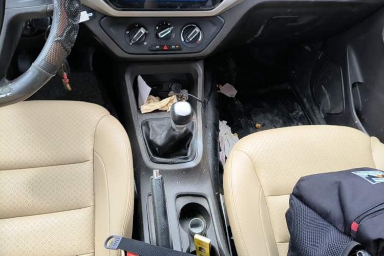 Used Wuling Hongguang 2018 1.5L S Comfort Model L2B Gear Lever