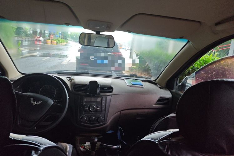 Used Wuling Hongguang 2018 1.5L Classic S Base Model Headliner