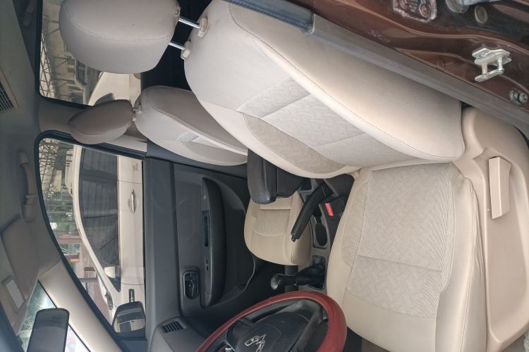 Used Wuling Hongguang 2018 1.5L S Standard Version L2B Interior 2