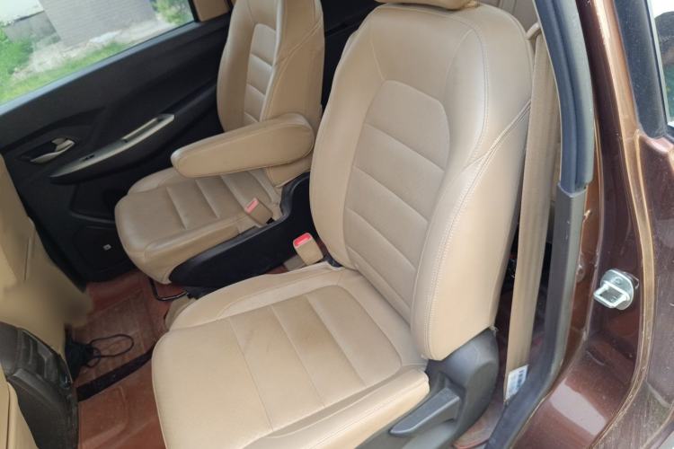 Used Wuling Hongguang 2018 1.5L S Comfort Model L2B Interior 4