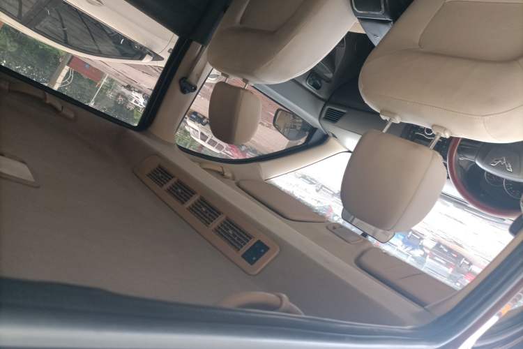 Used Wuling Hongguang 2018 1.5L S Standard Version L2B Interior 4