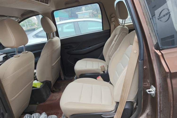 Used Wuling Hongguang 2018 1.5L S Standard Version L2B Interior 4