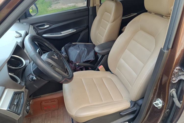 Used Wuling Hongguang 2018 1.5L S Comfort Model L2B Left Front Seat