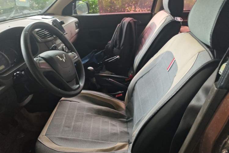 Used Wuling Hongguang 2018 1.5L Classic S Base Model Left Front Seat