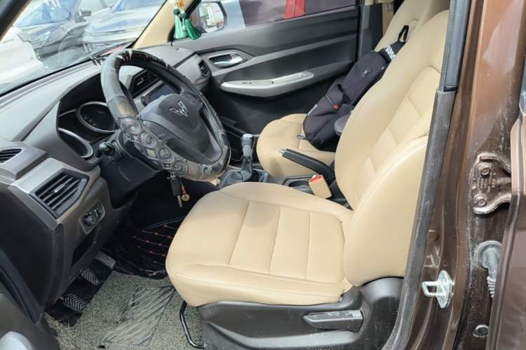 Used Wuling Hongguang 2018 1.5L S Comfort Model L2B Left Front Seat