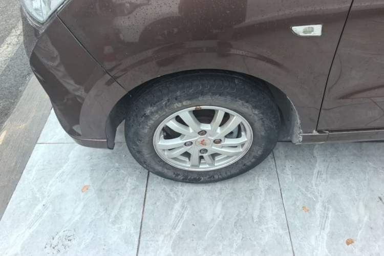 Used Wuling Hongguang 2018 1.5L S Standard Version L2B Left Front Wheel Hub