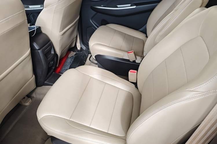 Used Wuling Hongguang 2018 1.5L S Comfort Model L2B Left Rear Seat