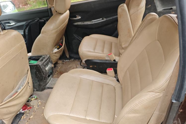 Used Wuling Hongguang 2018 1.5L S Comfort Model L2B Left Rear Seat