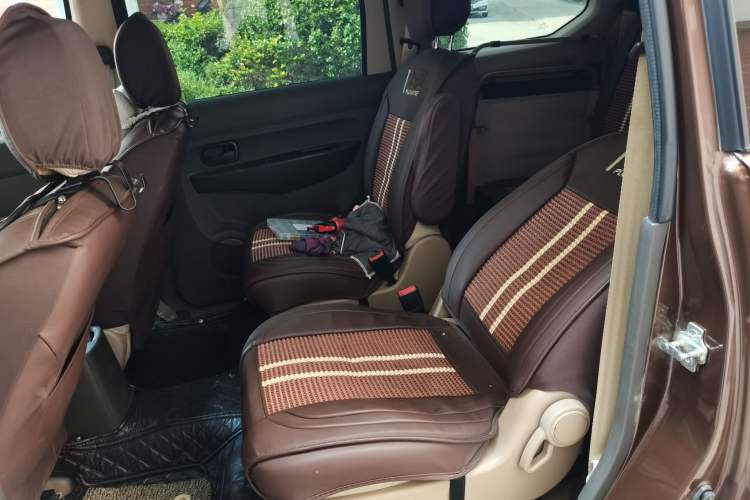 Used Wuling Hongguang 2018 1.5L S Standard Version L2B Left Rear Seat
