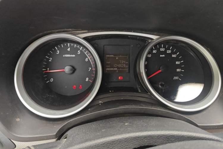 Used Wuling Hongguang 2018 1.5L S Comfort Model L2B Odometer Close Up