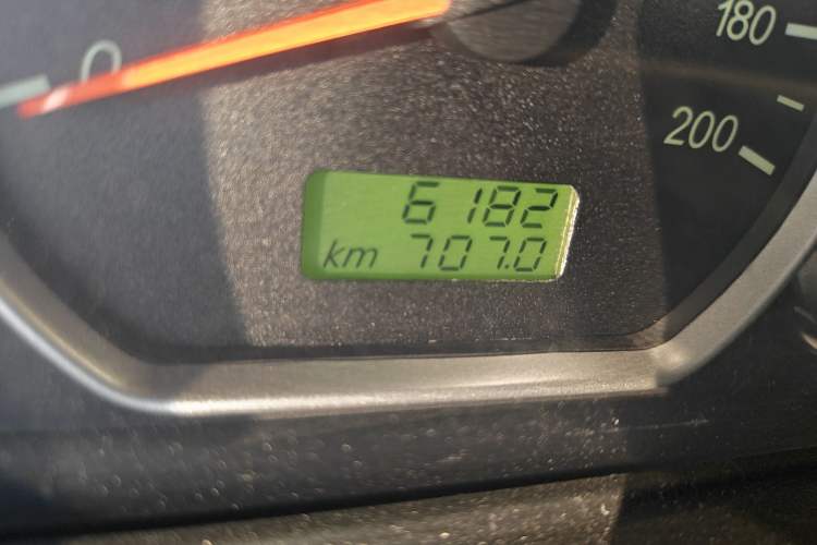 Used Wuling Hongguang 2018 1.5L Classic S Base Model Odometer Close Up