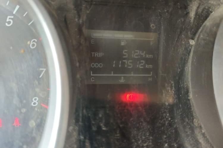 Used Wuling Hongguang 2018 1.5L S Comfort Model L2B Odometer Close Up