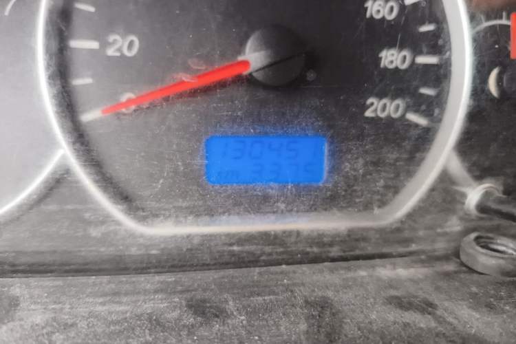 Used Wuling Hongguang 2018 1.5L S Standard Version L2B Odometer Close Up