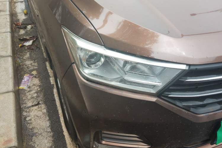 Used Wuling Hongguang 2018 1.5L S Comfort Model L2B Right Front Headlight