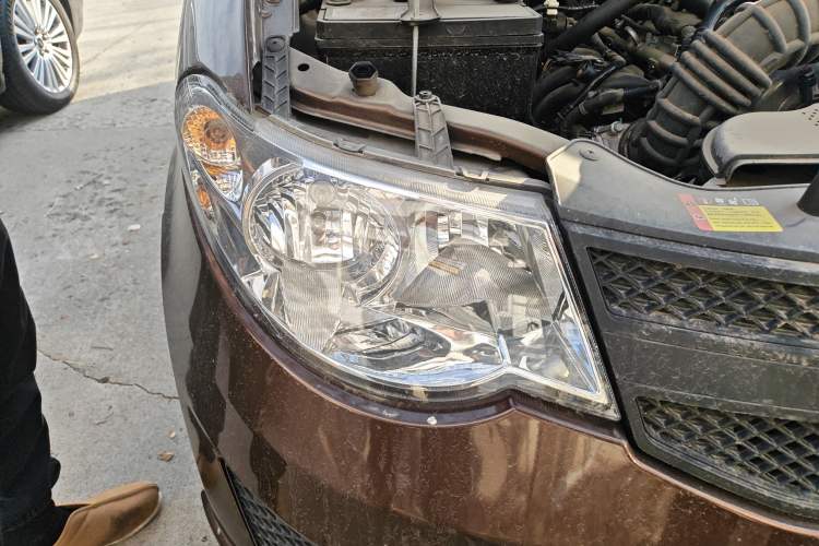 Used Wuling Hongguang 2018 1.5L Classic S Base Model Right Front Headlight
