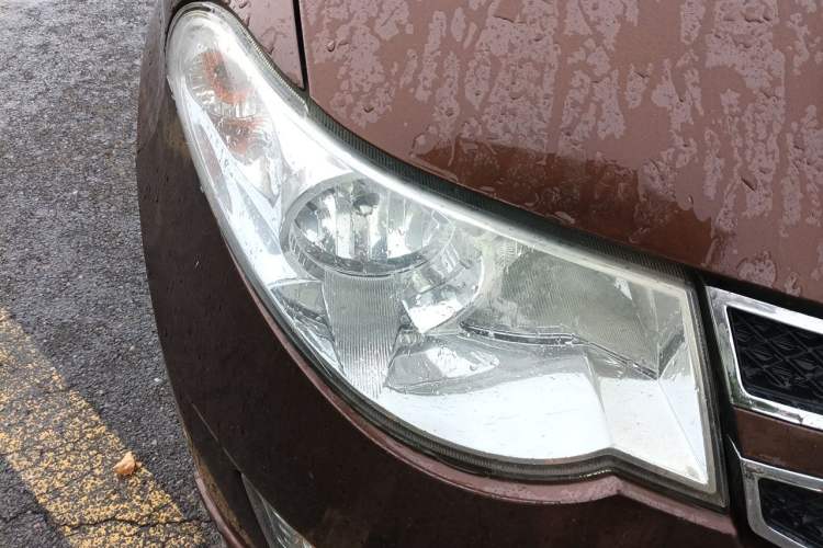 Used Wuling Hongguang 2018 1.5L Classic S Standard Model Right Front Headlight