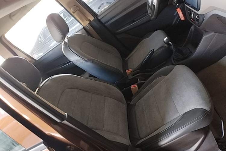 Used Wuling Hongguang 2018 1.5L S Standard Version L2B Right Front Seat