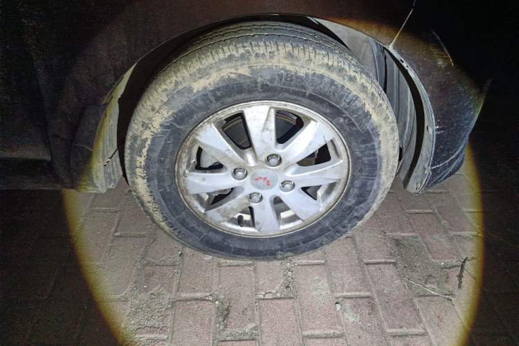 Used Wuling Hongguang 2018 1.5L Classic S Standard Model Right Front Wheel Hub