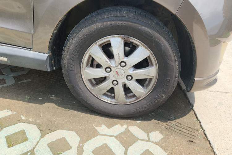Used Wuling Hongguang 2018 1.5L Classic S Standard Model Right Front Wheel Hub