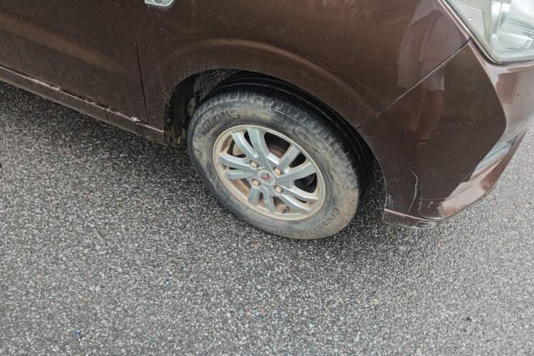 Used Wuling Hongguang 2018 1.5L S Comfort Model L2B Right Front Wheel Hub