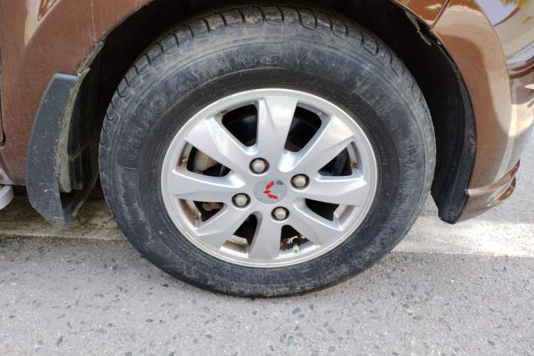 Used Wuling Hongguang 2018 1.5L Classic S Base Model Right Front Wheel Hub