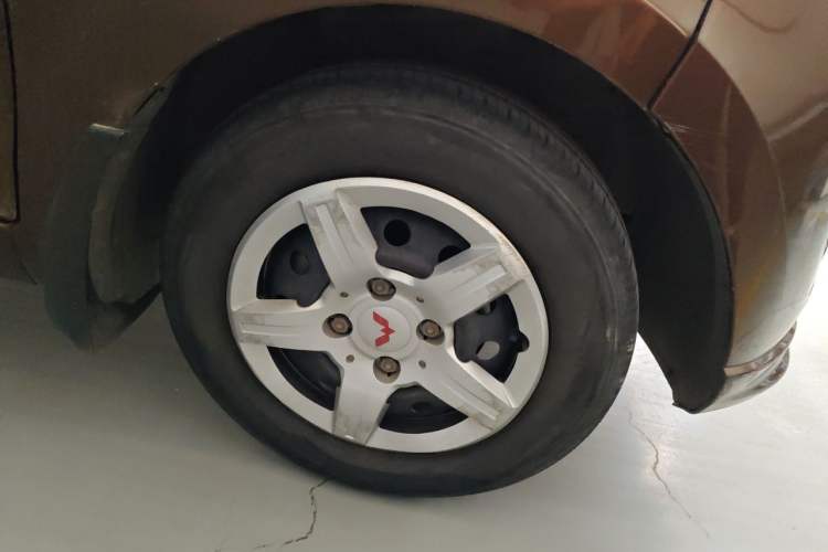 Used Wuling Hongguang 2018 1.2L Classic S Base Model Right Front Wheel Hub