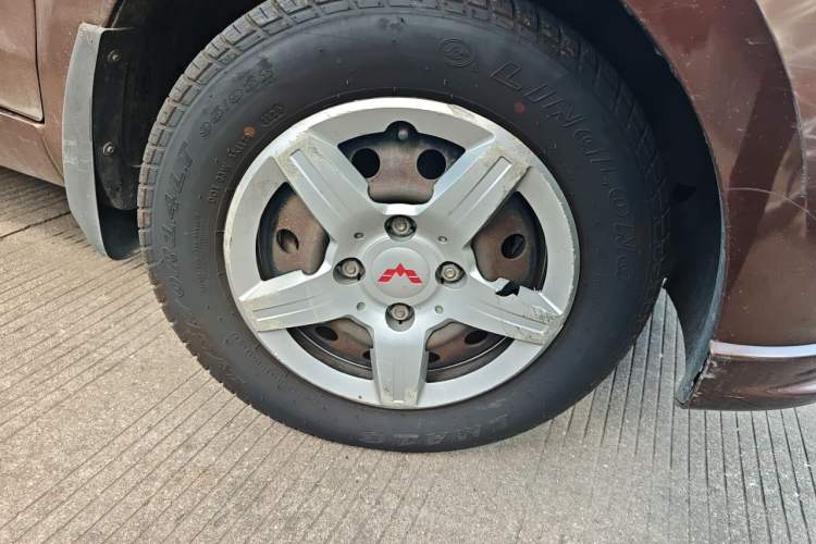Used Wuling Hongguang 2018 1.5L Classic S Base Model Right Front Wheel Hub