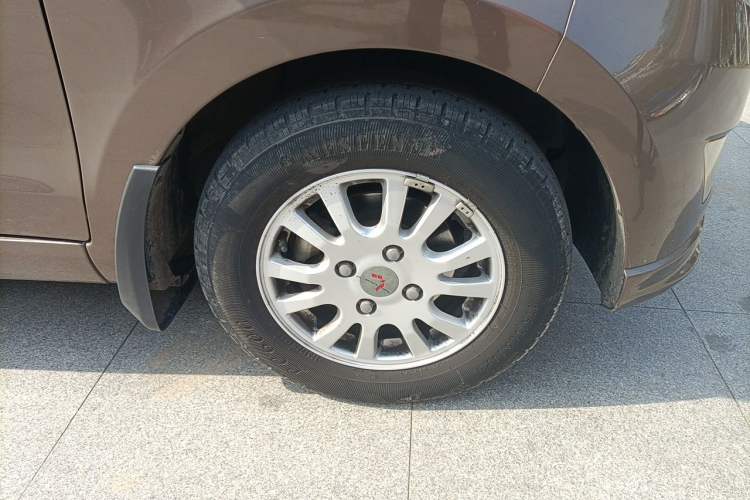 Used Wuling Hongguang 2018 1.5L Classic S Base Model Right Front Wheel Hub