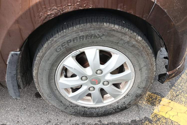 Used Wuling Hongguang 2018 1.5L Classic S Standard Model Right Front Wheel Hub